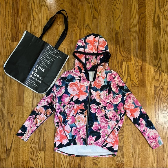 Lululemon Hold Your Om Hoodie Jacket in Secret Garden - Picture 6 of 16